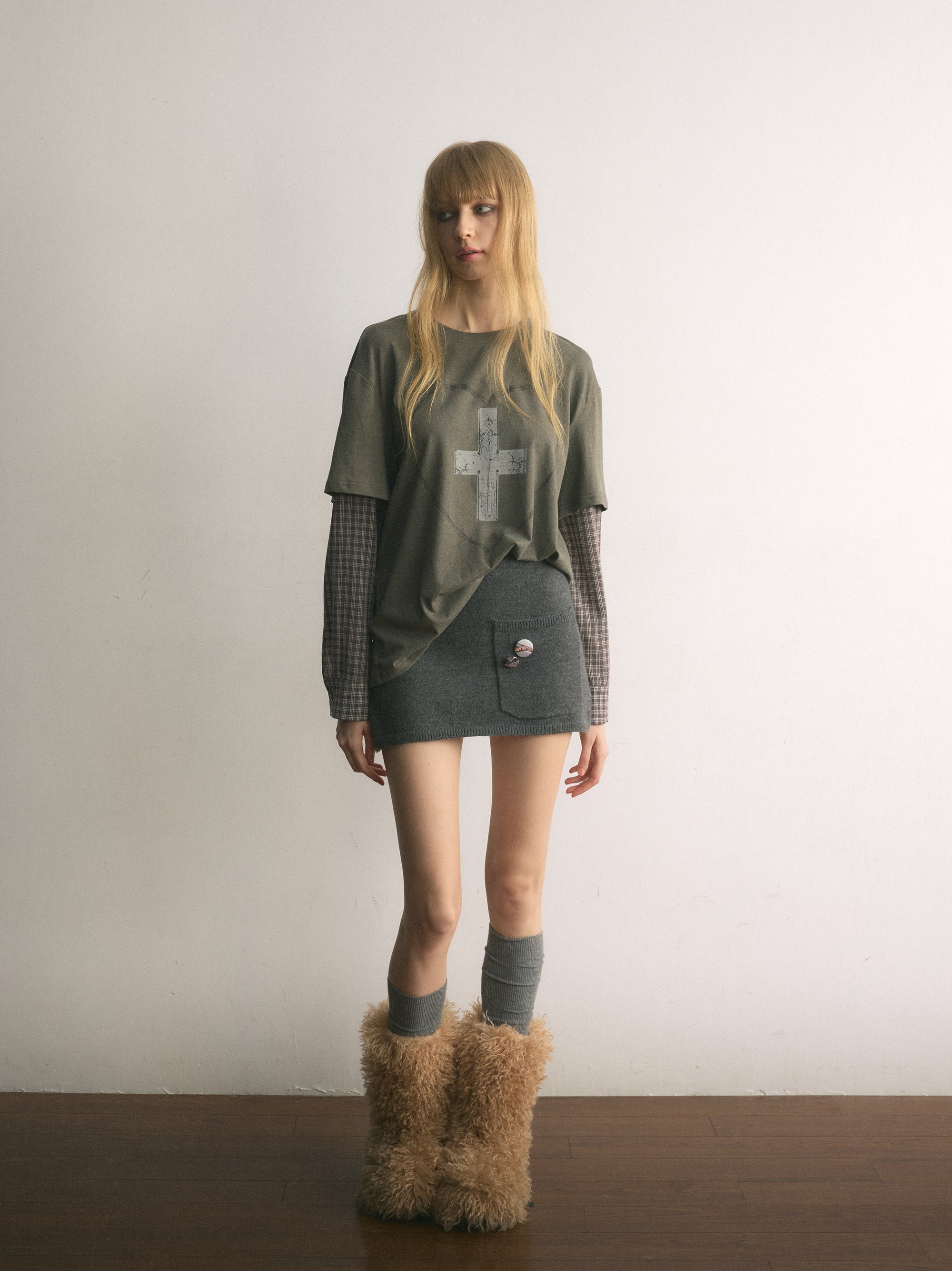 [A001124]Autumn Vine Distressed Cross Print Layered Tee
