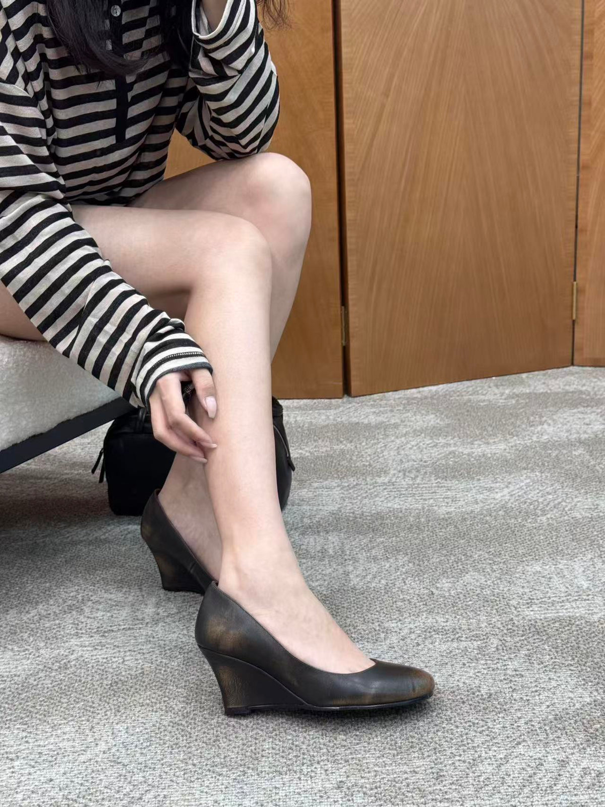 VINTAGE DARK BROWN WEDGE HEELS