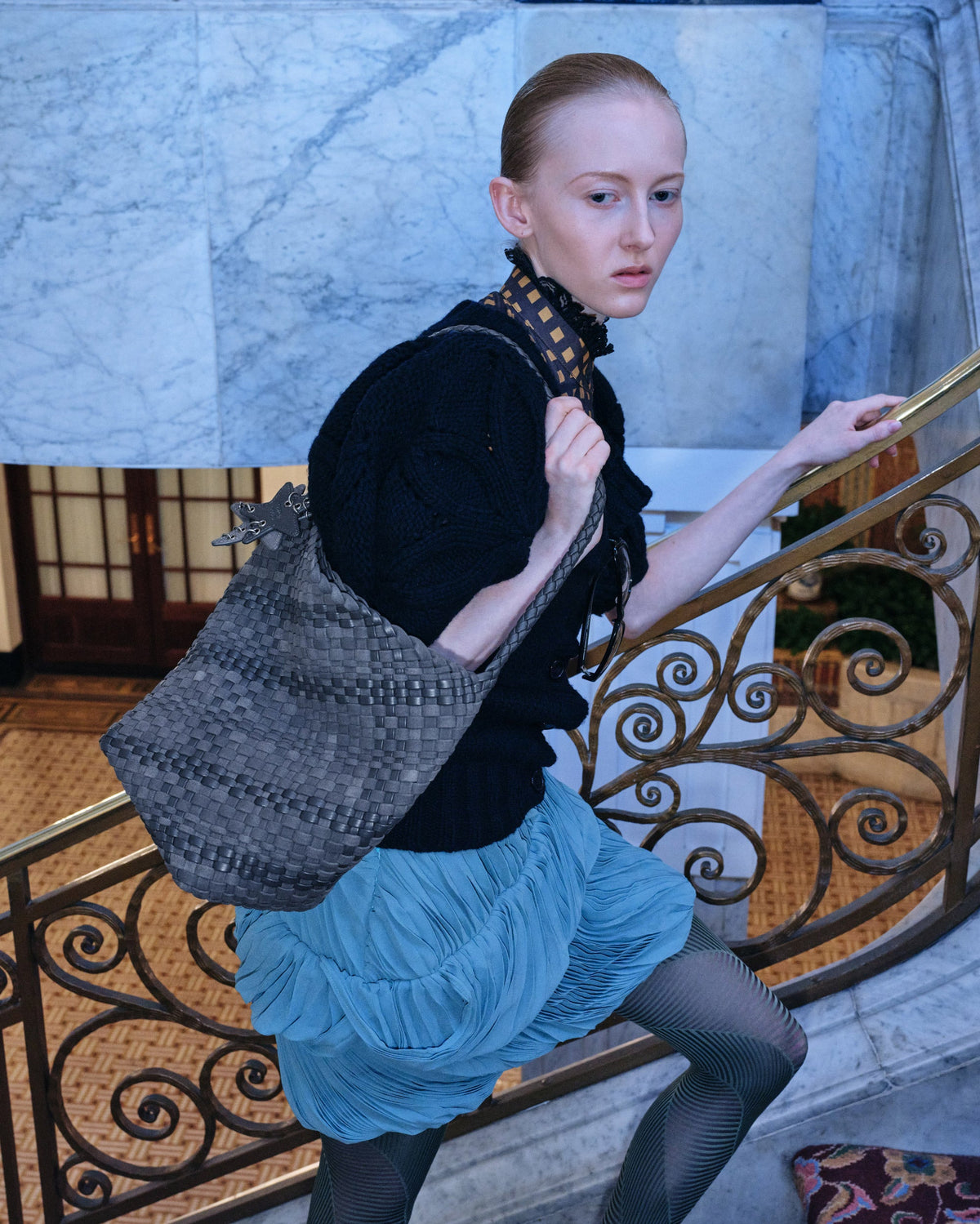 Woven Basket Bag - Gray detail
