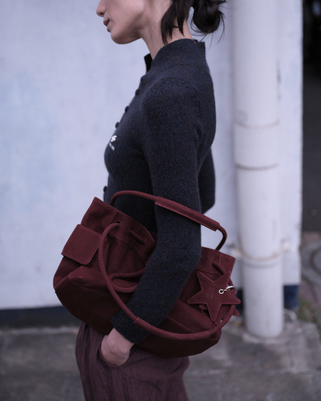 Cozy Drawstring Bag berry red suede small detail image