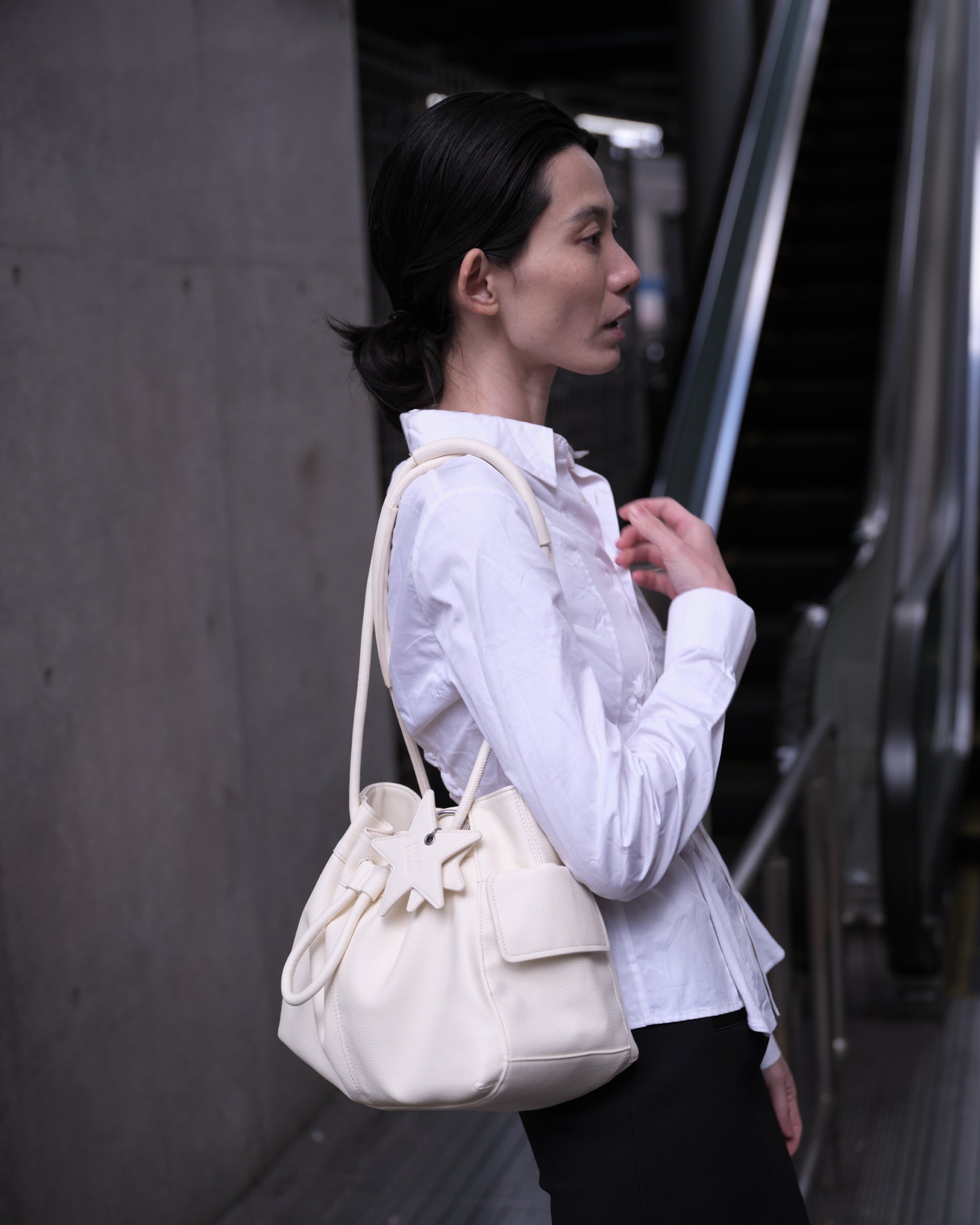 Cozy Drawstring Bag ivory small detail image