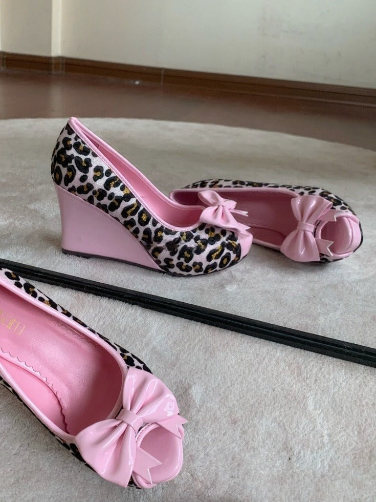 Gyaru Leopard Print Slope Heel Shoes – 9cm Heel with Bow Detail