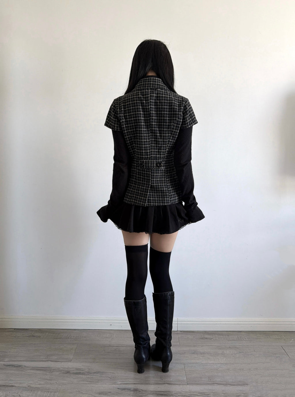 Plaid Wool-Blend Double-Breasted Short-Sleeve Coat – Waist-Cinched Oversized Layering Top