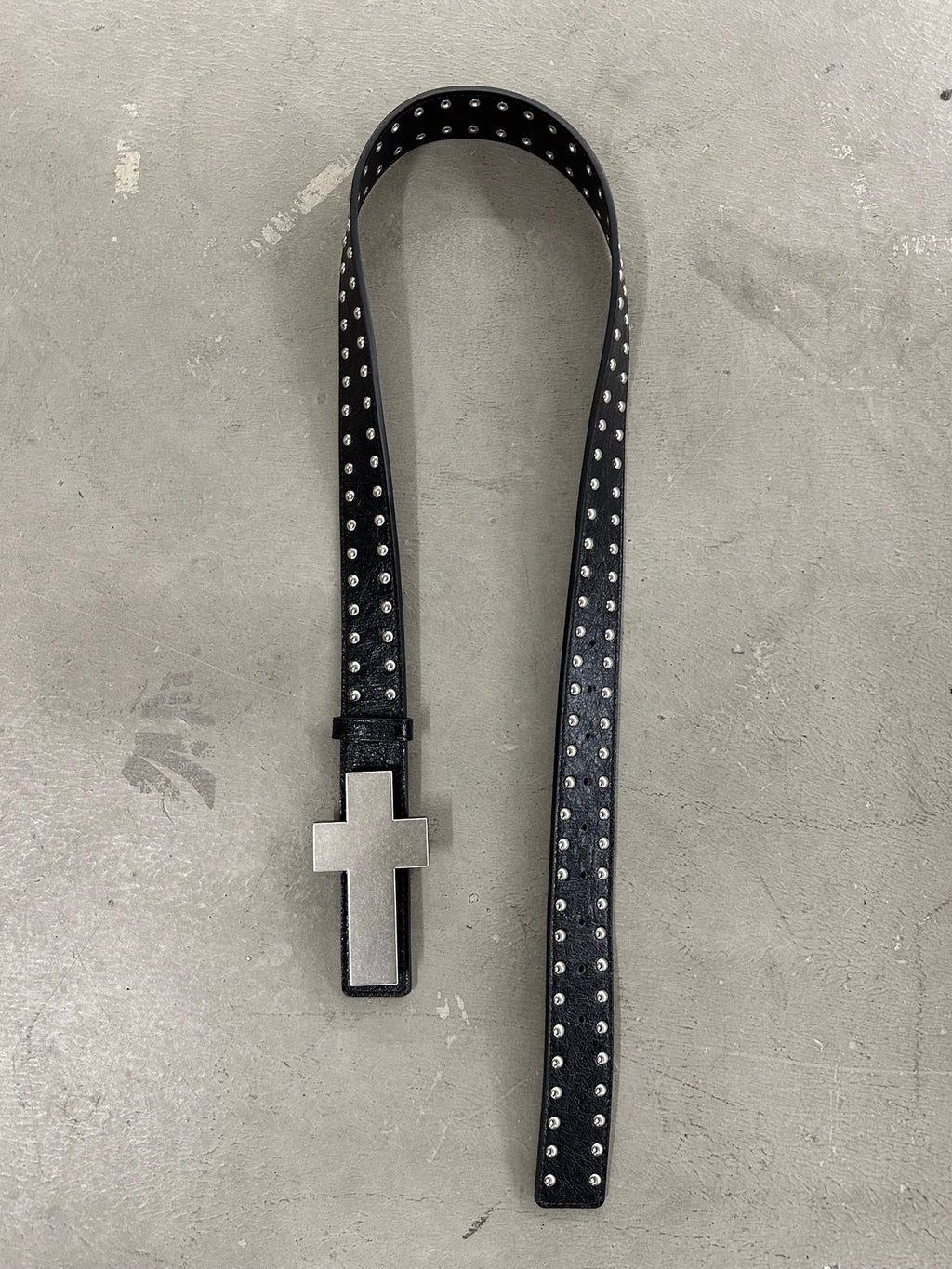 Cross Buckle Cracked Leather Rivet Belt