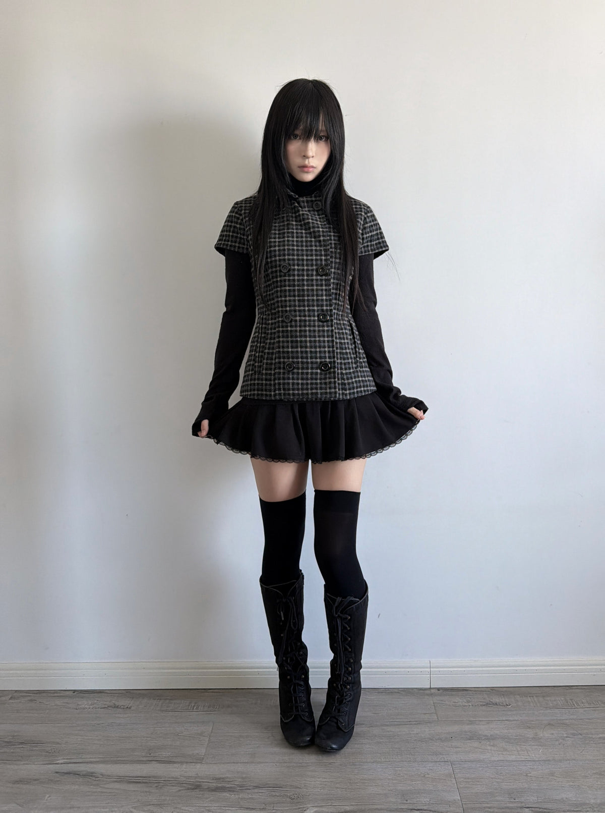 Plaid Wool-Blend Double-Breasted Short-Sleeve Coat – Waist-Cinched Oversized Layering Top