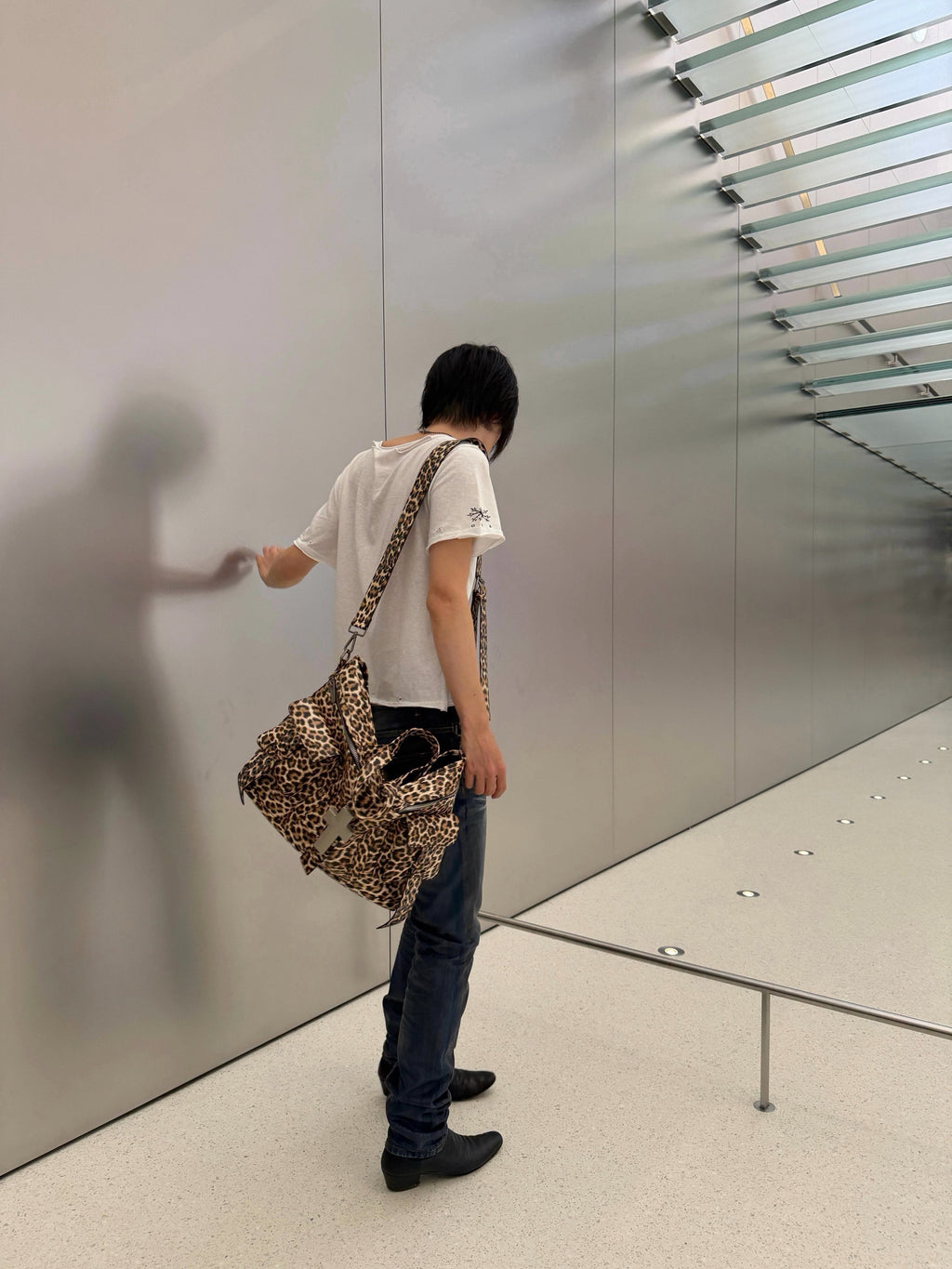 Leopard Print Cross Hardware Shoulder Bag
