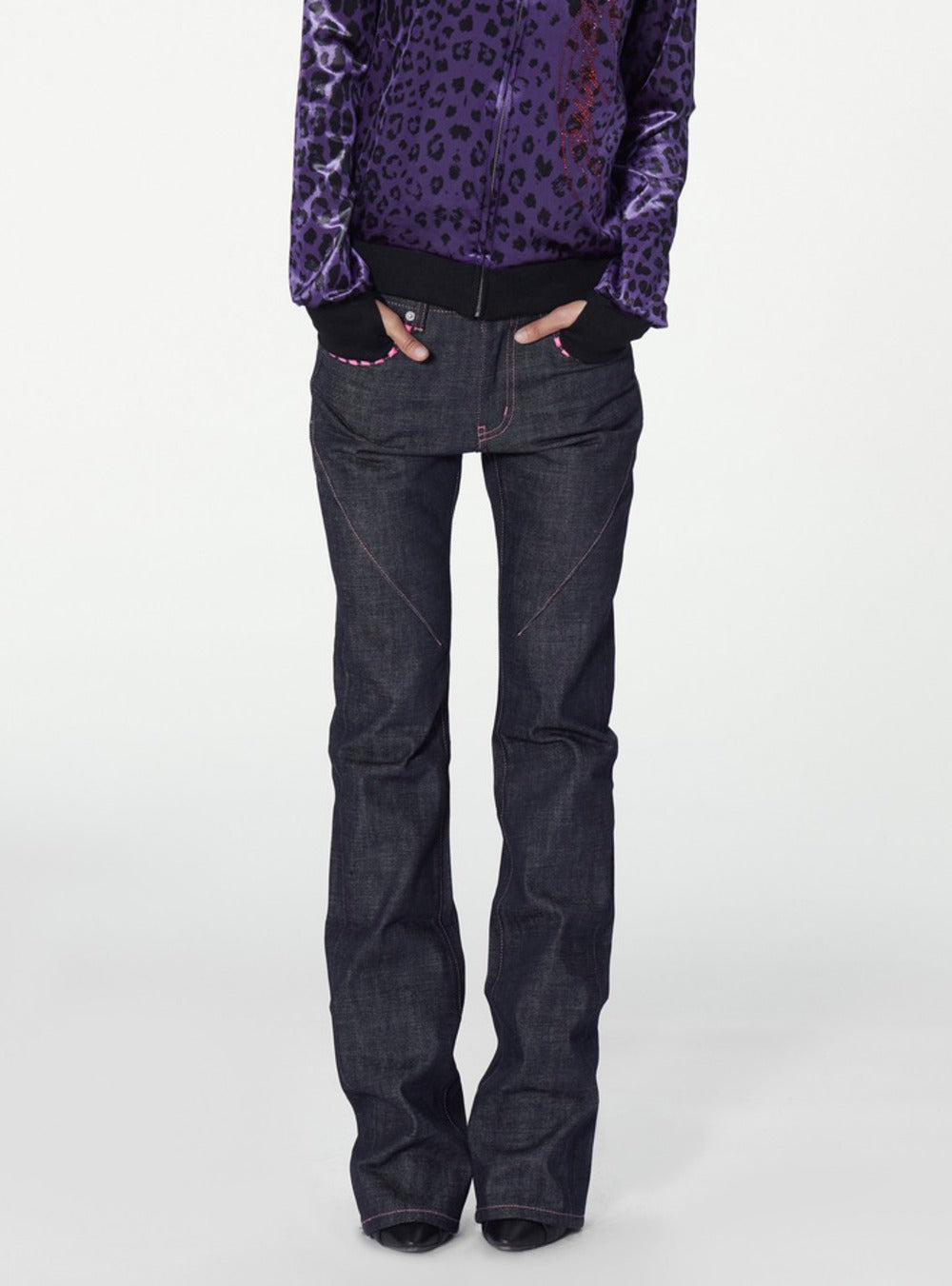 Contrast stitch slim flare denim pants in deep blue
