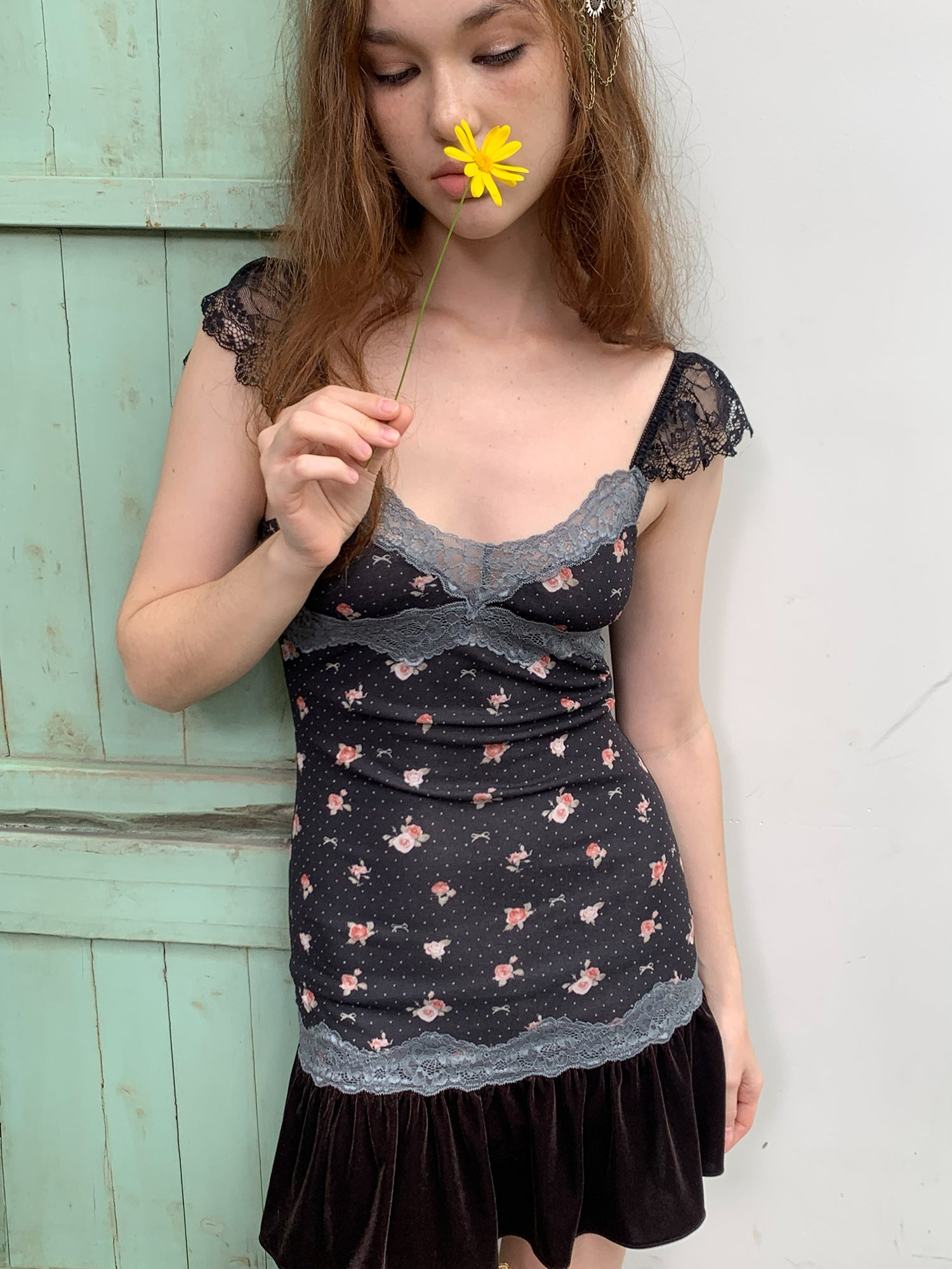 [A001229]Nostalgic floral and playful patchwork dress