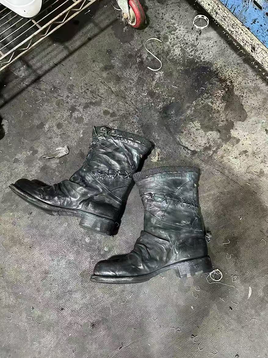 Distressed Black Leather Lace-Up Combat Boots – Vintage Worn Finish