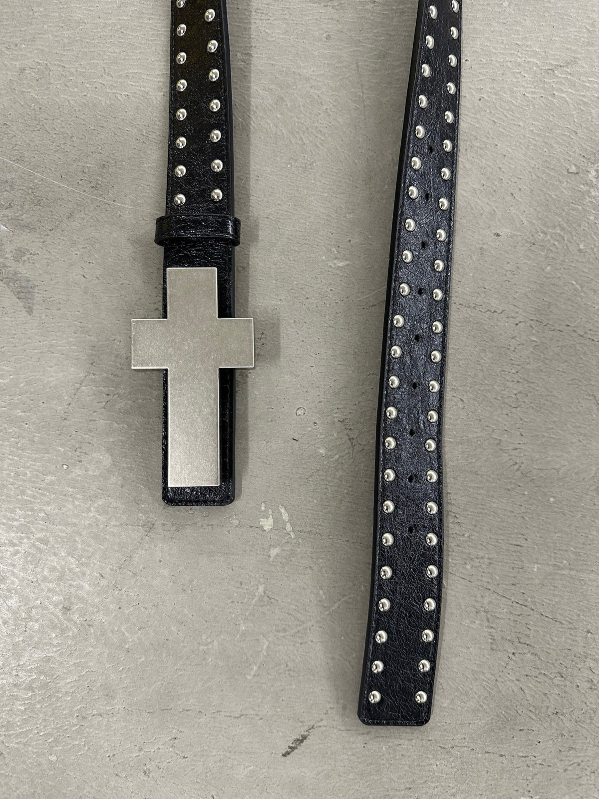Cross Buckle Cracked Leather Rivet Belt