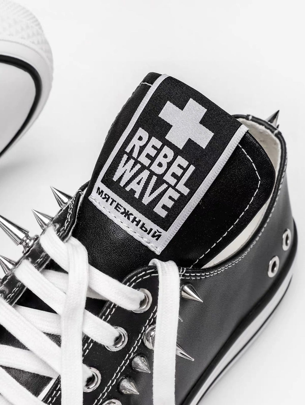 Spiked Low-Top Sneakers – Punk Gothic Spike Streetwear Shoes
