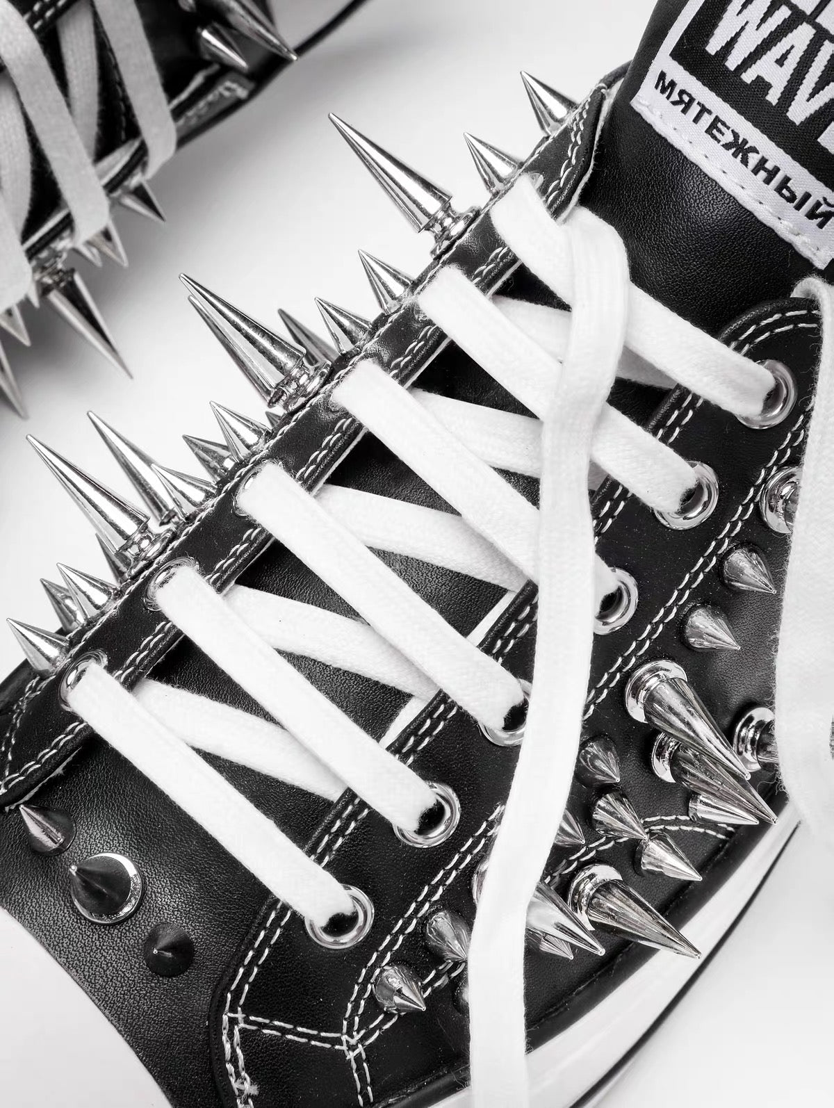 Spiked Low-Top Sneakers – Punk Gothic Spike Streetwear Shoes
