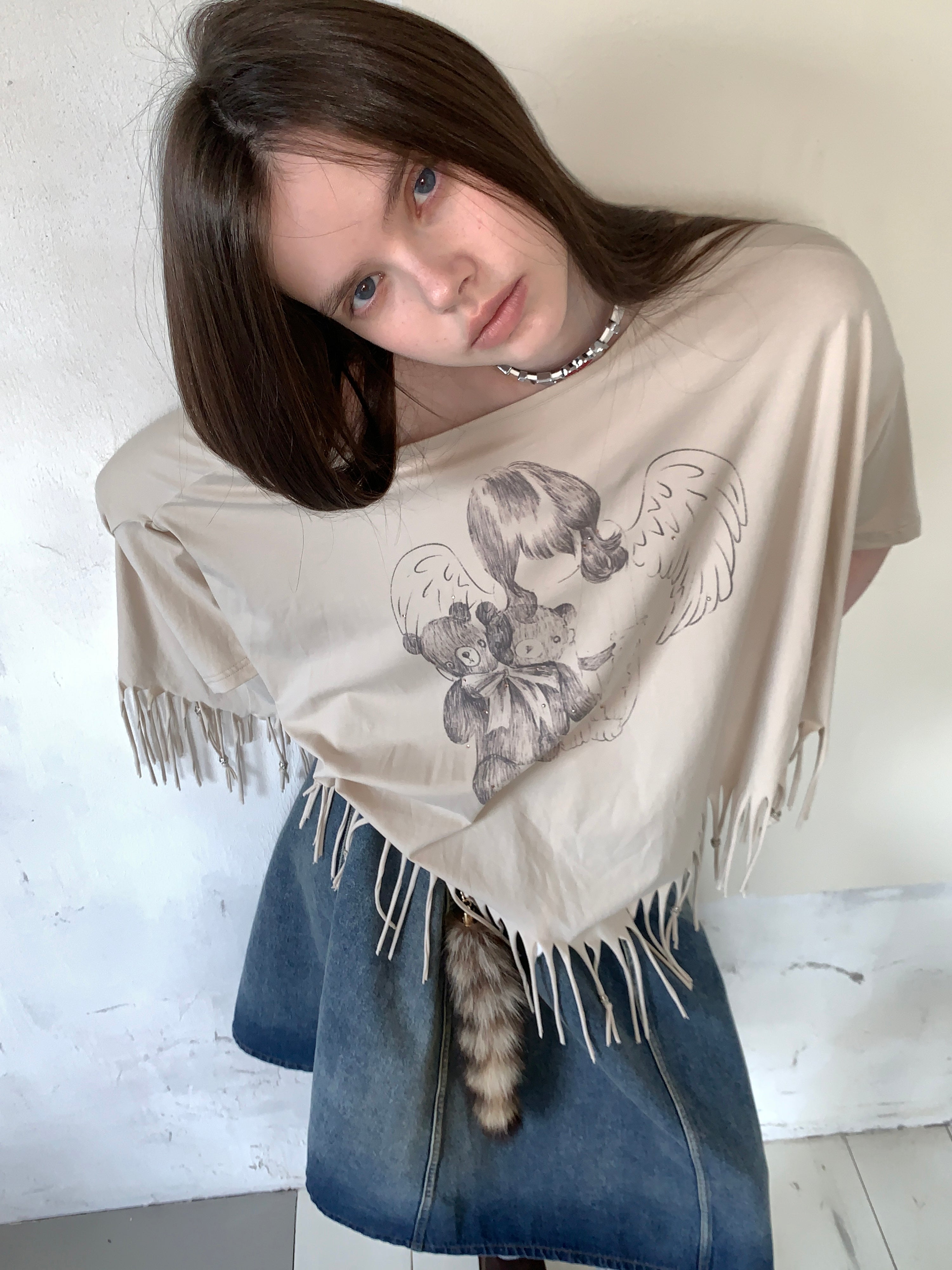 [A001053]Off-Shoulder Bat-Sleeve Tee with Teddy Bear & Fringe Details