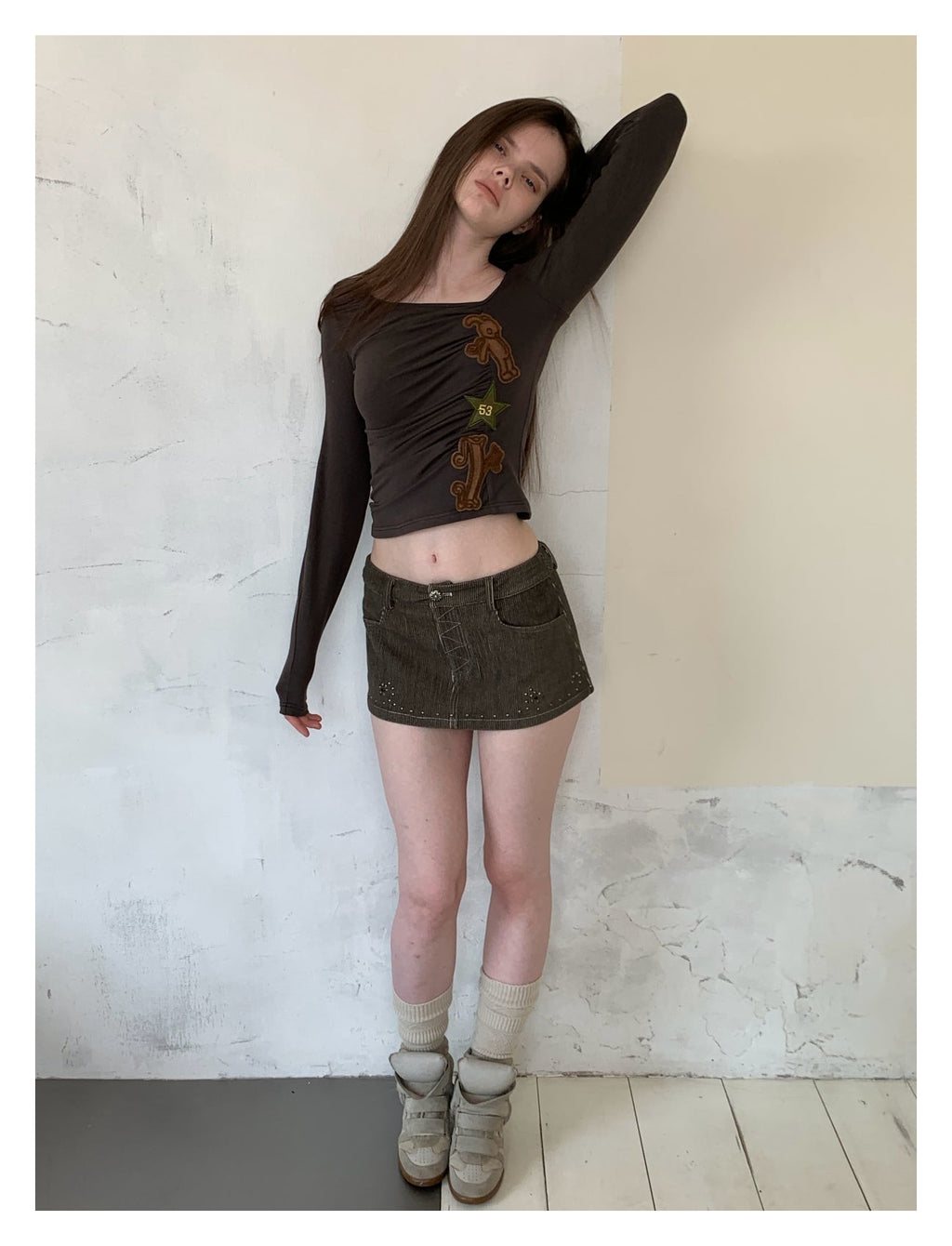 [A001060]‘Stylist’ Embroidered Patch Slim-Fit Tee