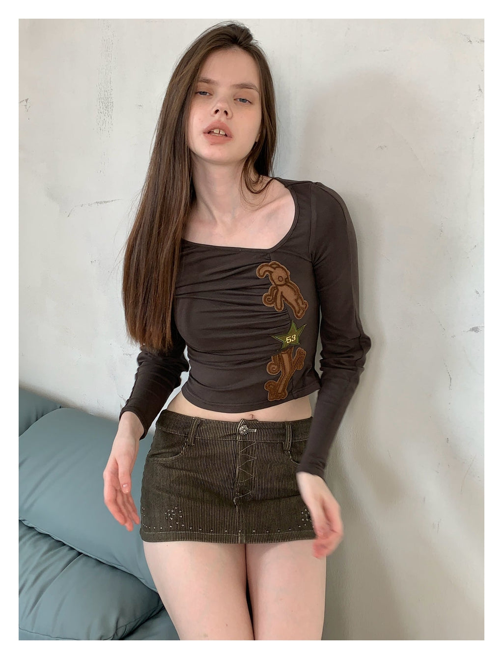 [A001060]‘Stylist’ Embroidered Patch Slim-Fit Tee