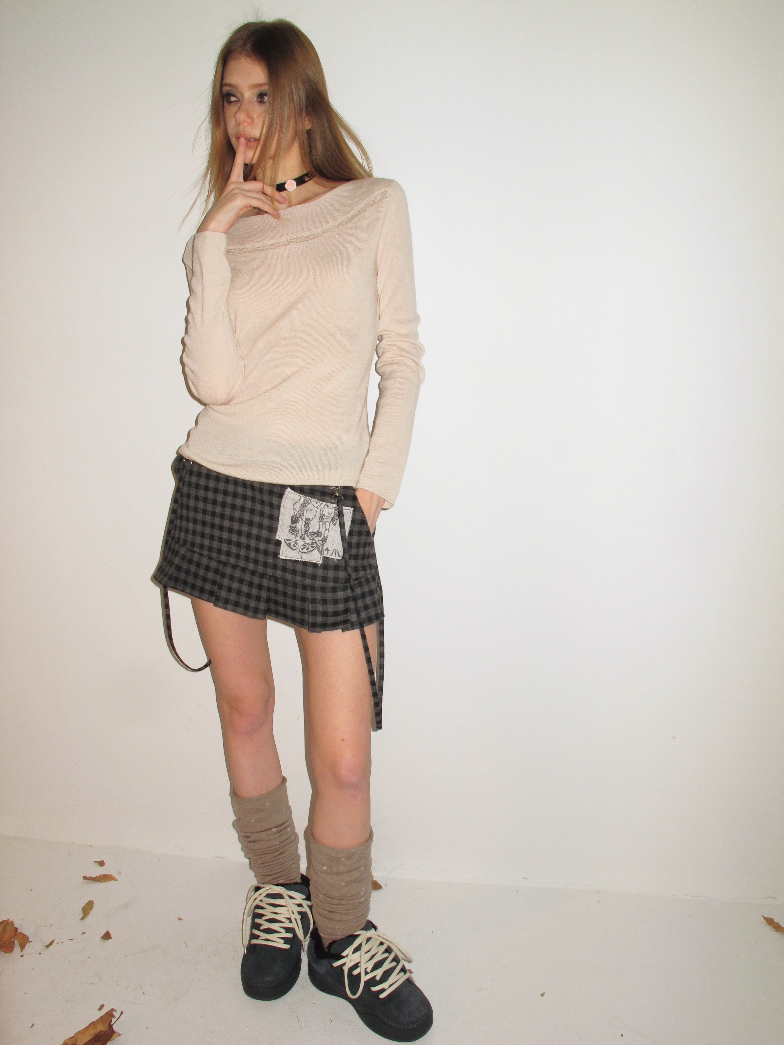 [A001151]Soft Gray-Pink Low Saturation Lace Trim Knit Tee
