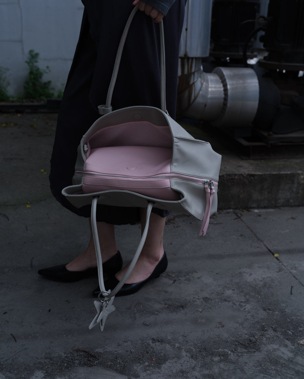 Medium Sandwich Tote Bag - crossbody