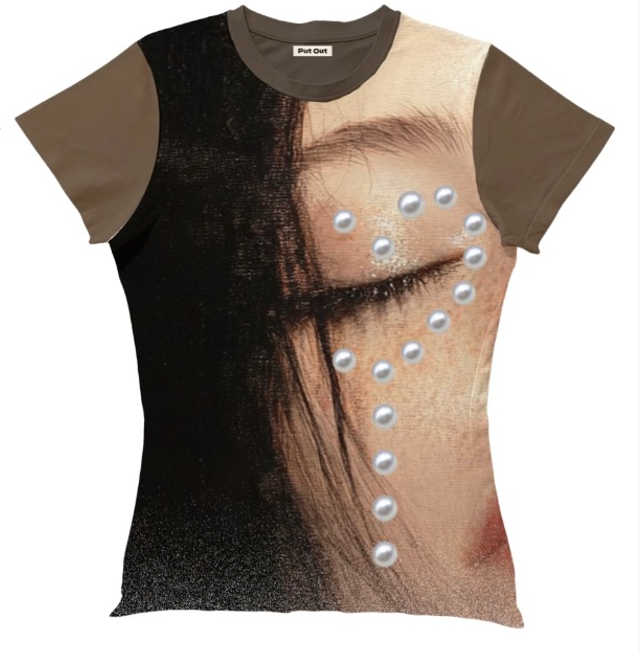Pearl Trail Smoky Eye Photo-Print Graphic Tee