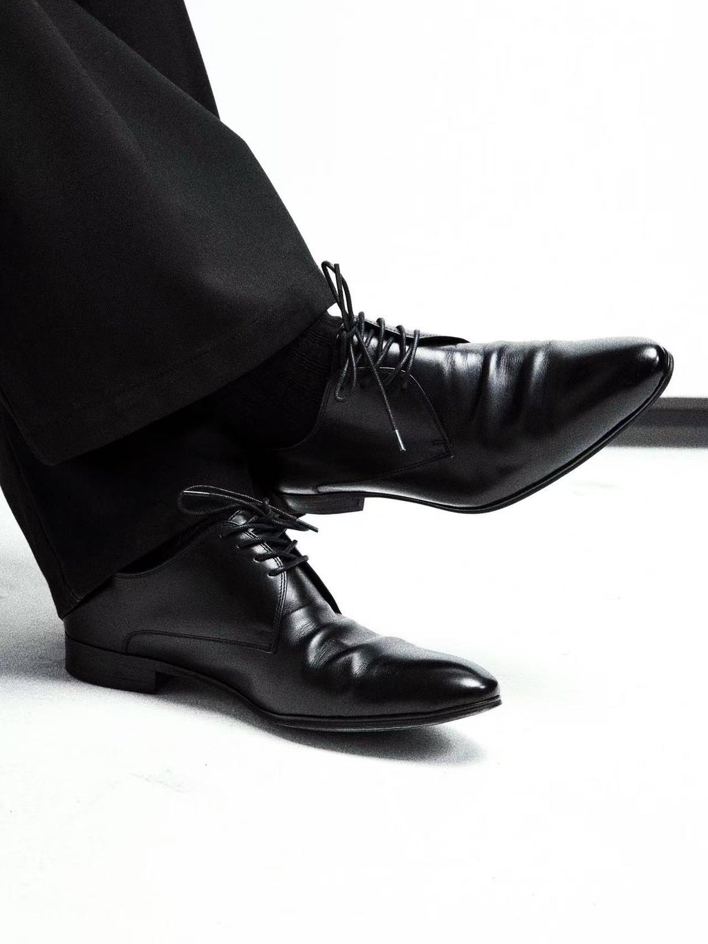 Lace-Up Pointed Derby Shoes