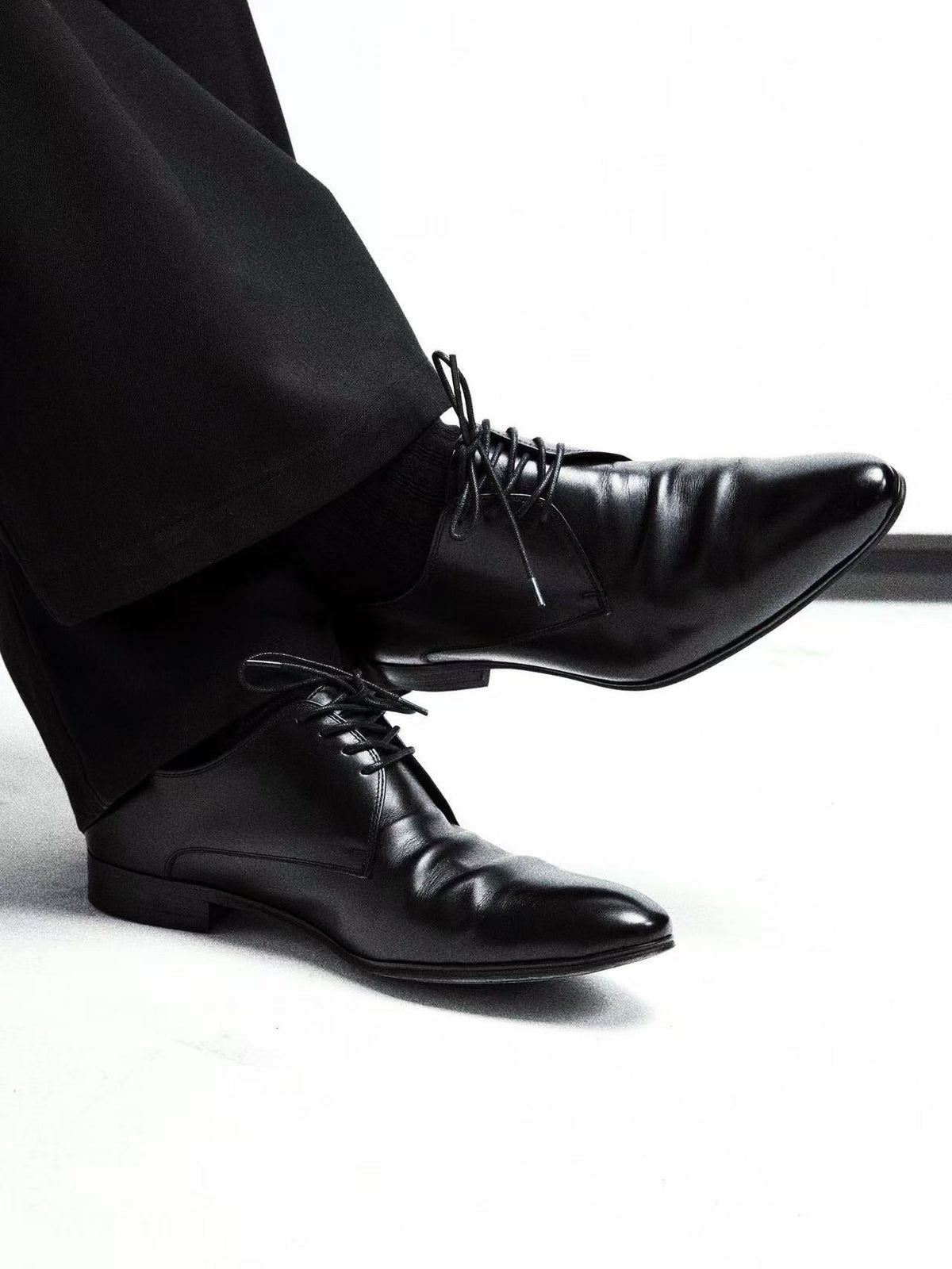 Lace-Up Pointed Derby Shoes
