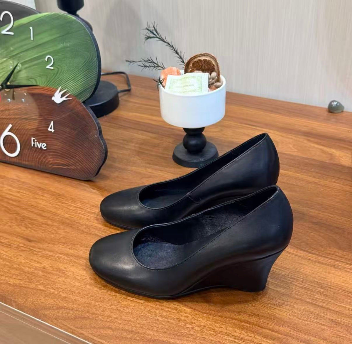 Silberweiße Seiden-Ballerinas