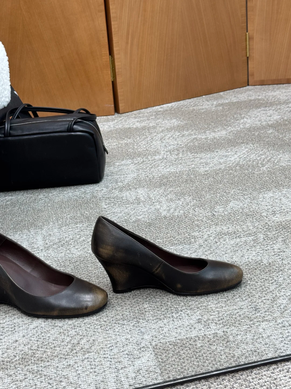 VINTAGE DARK BROWN WEDGE HEELS