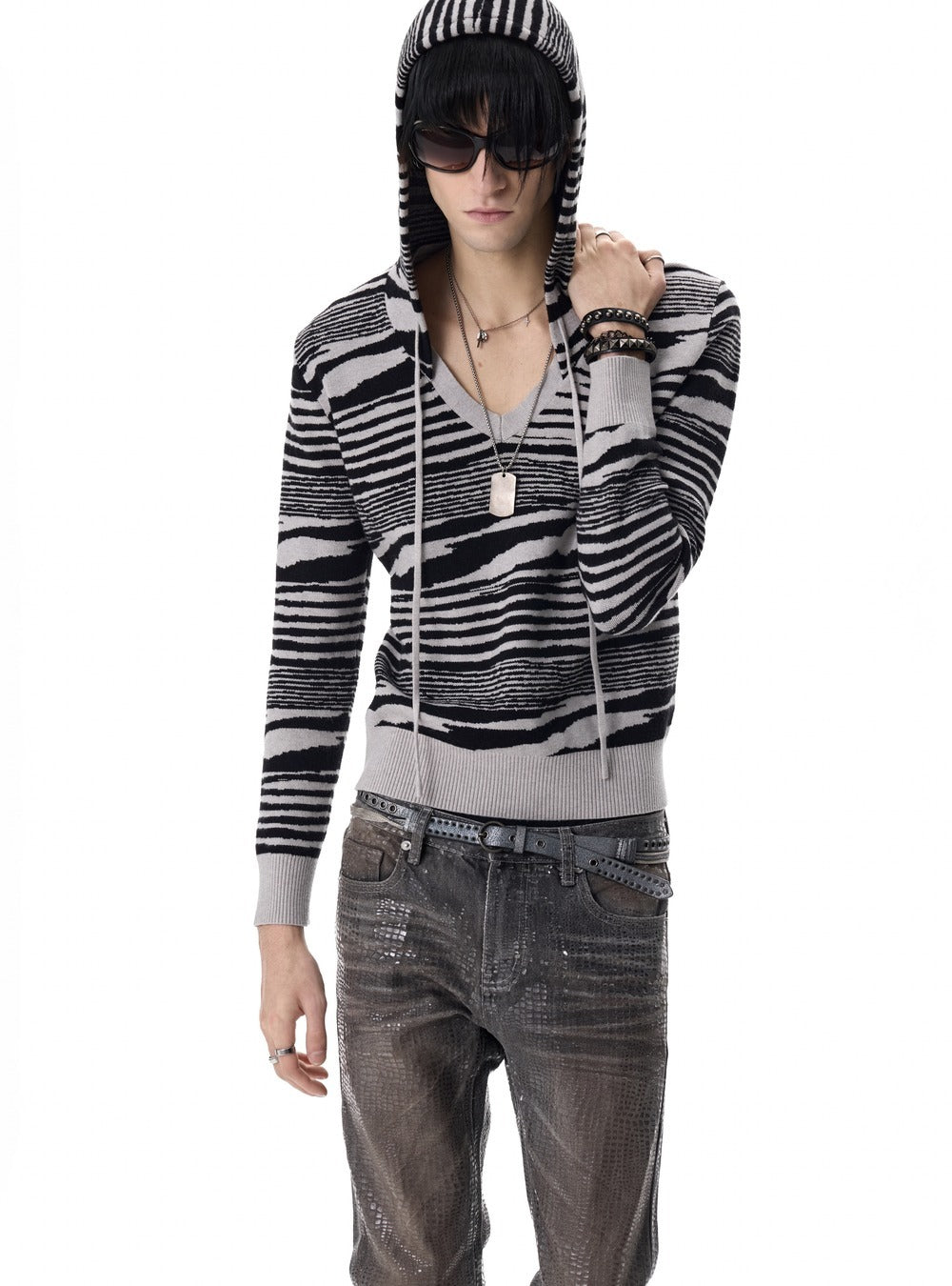 Zebra pattern fitted hooded knit sweater