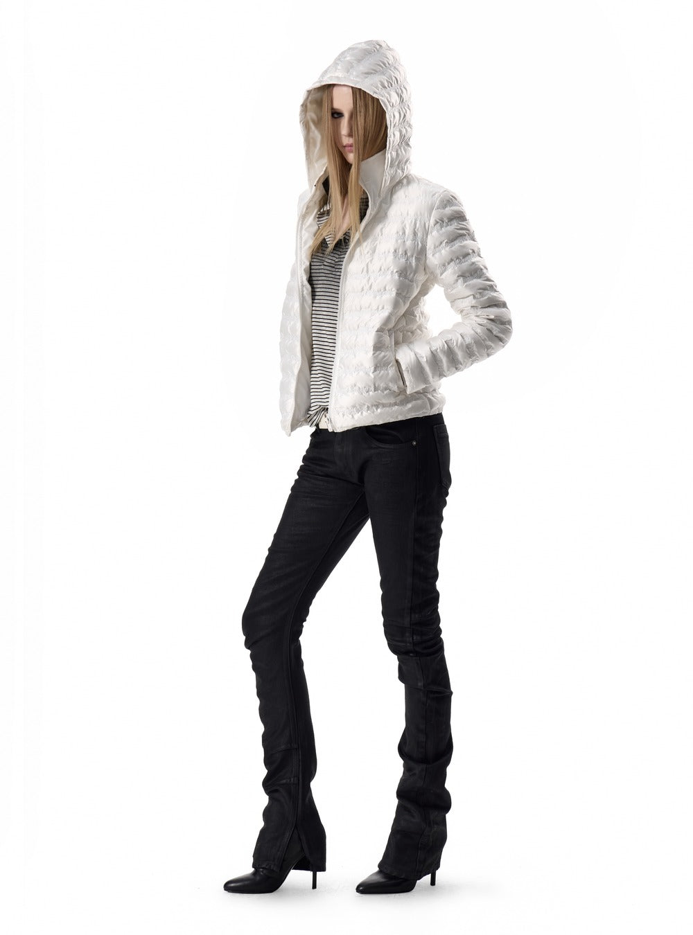 Wave quilted hooded jacket styled