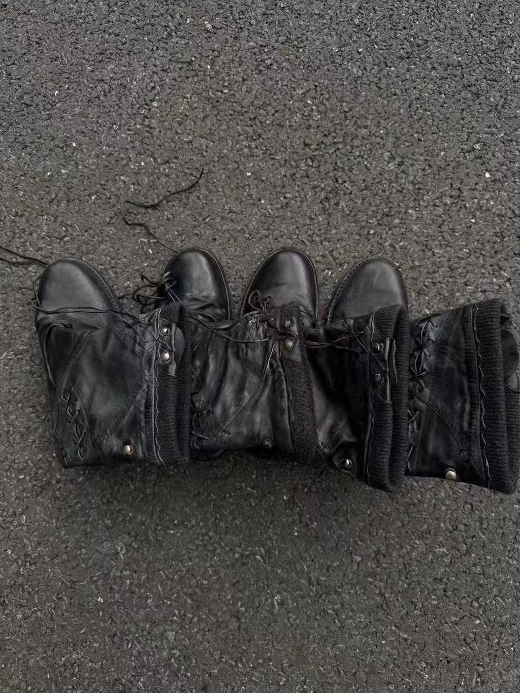 Distressed Black Leather Lace-Up Combat Boots – Vintage Worn Finish