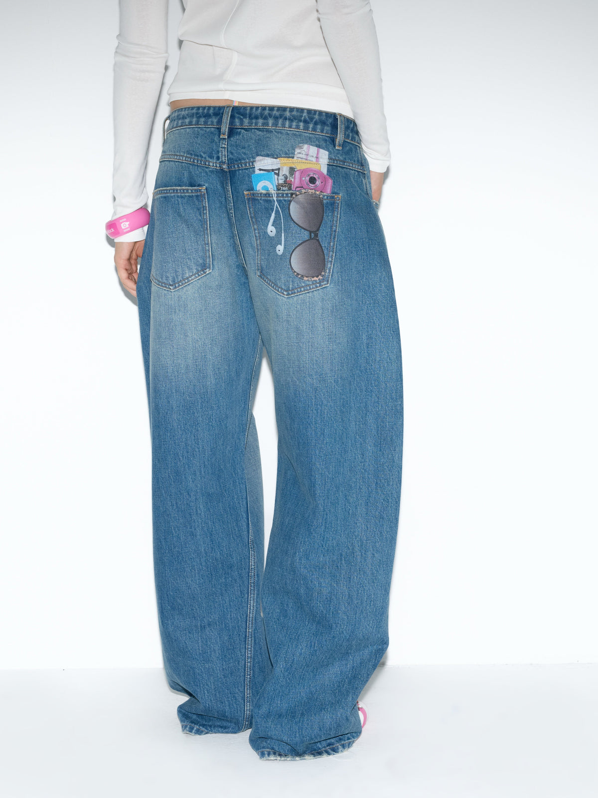 NORGIRA Pocket Graphic Wide-Leg Jeans