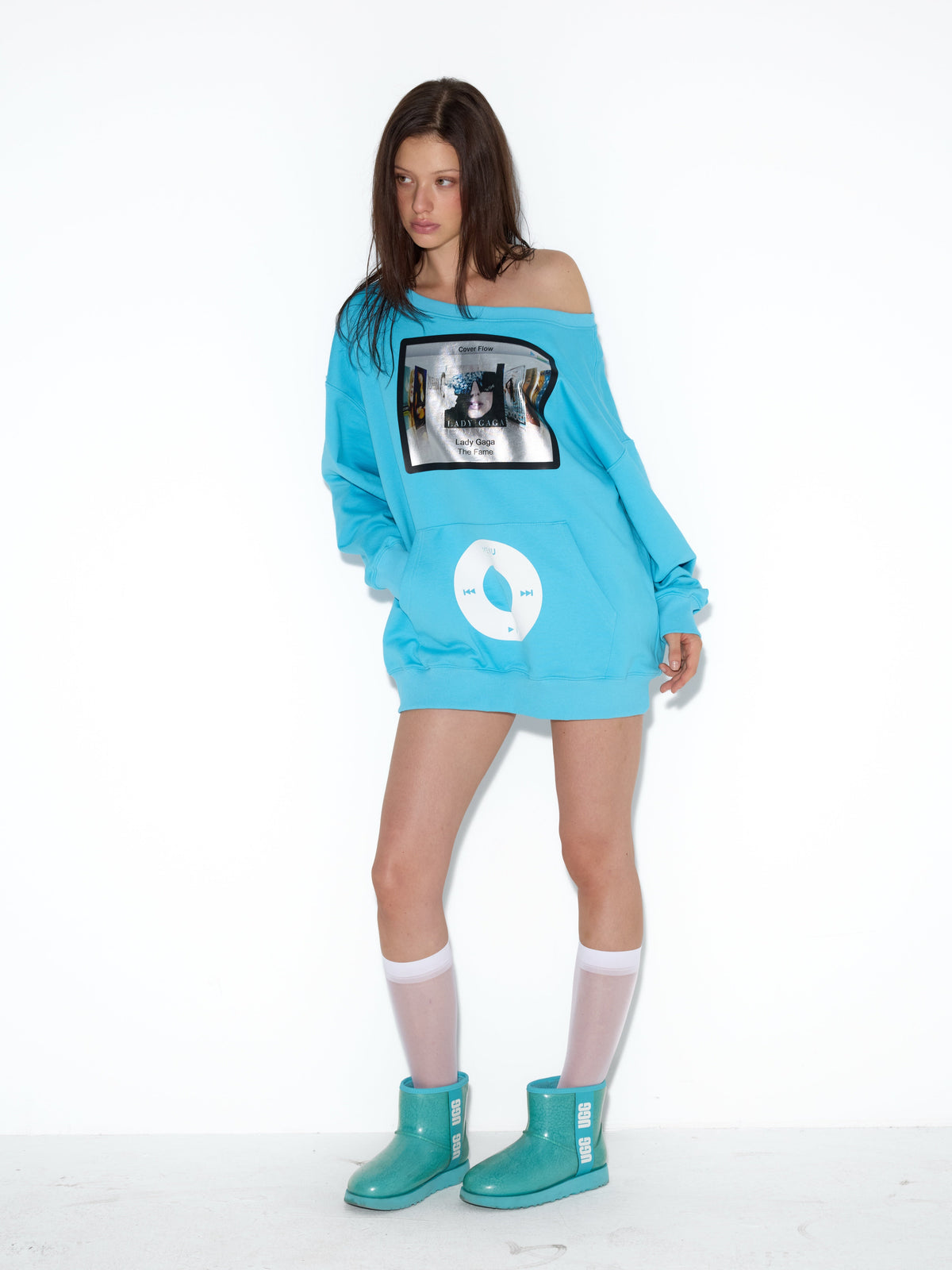 NORGIRA iPod Metallic Print Off-Shoulder Sweatshirt – Blue