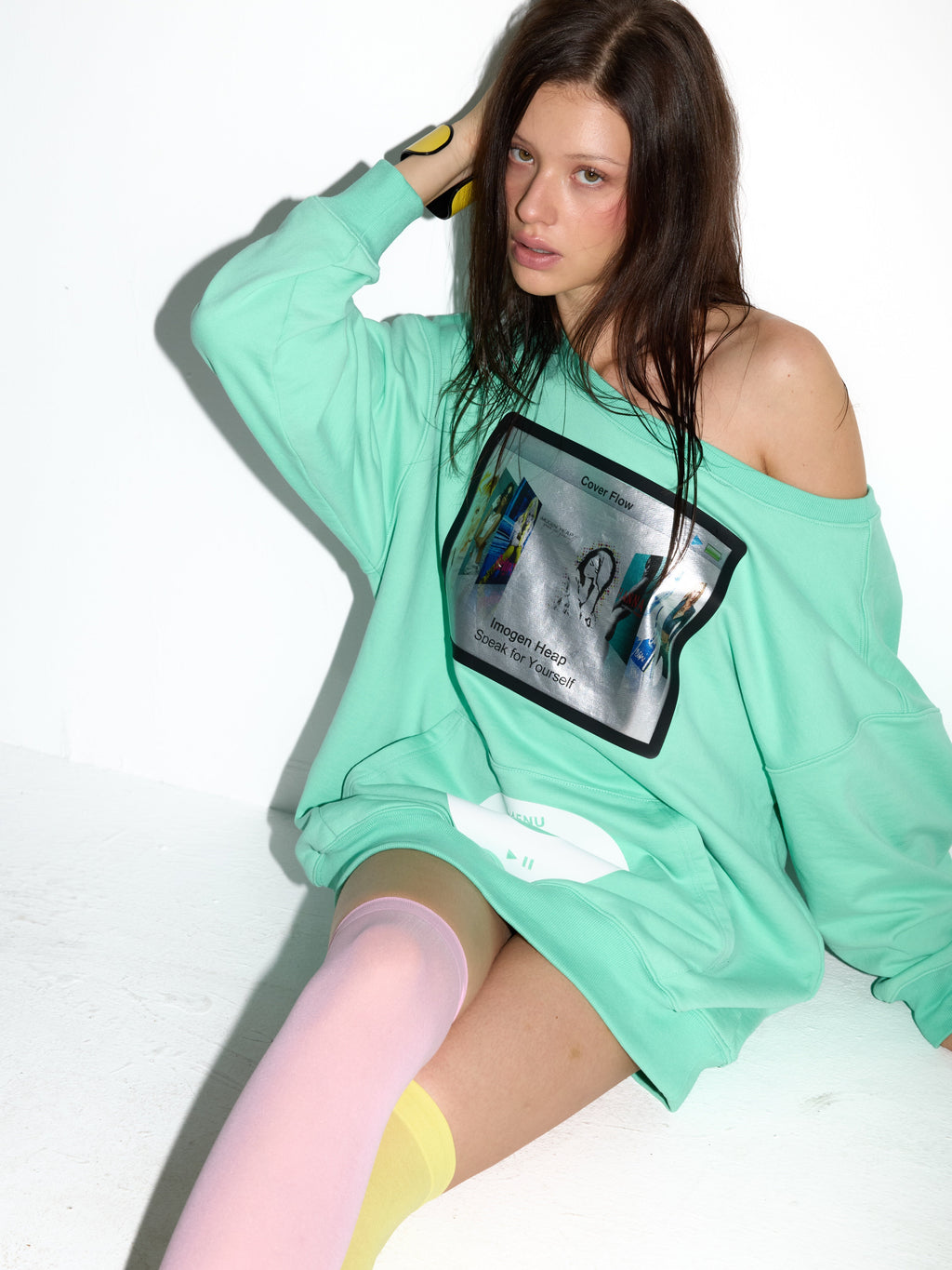 NORGIRA iPod Metallic Print Off-Shoulder Sweatshirt – Green
