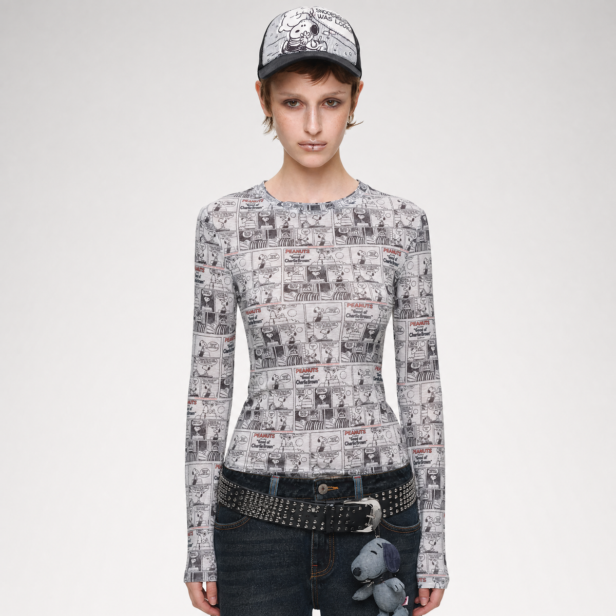 Vintage newspaper print fitted long-sleeve knit top